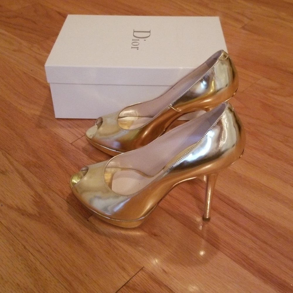Christian Dior Gold Pumps